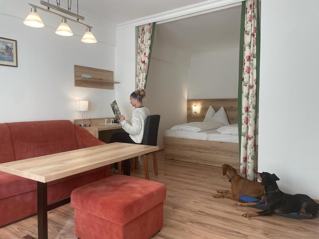 Hotel Reitzentrum Hausruckhof Ampflwang im Hausruckwald Bagian luar foto